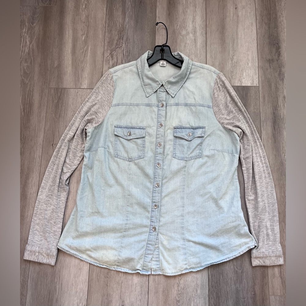 Forever 21 denim Long Gray sleeve shirt